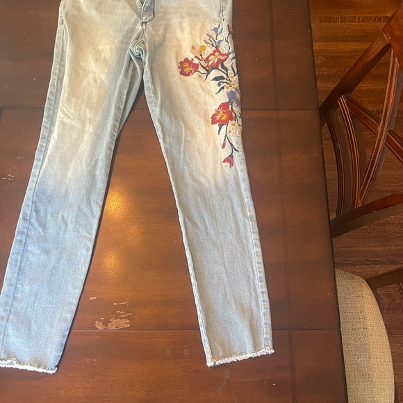 Embroidered jeans - Picture 3 of 7